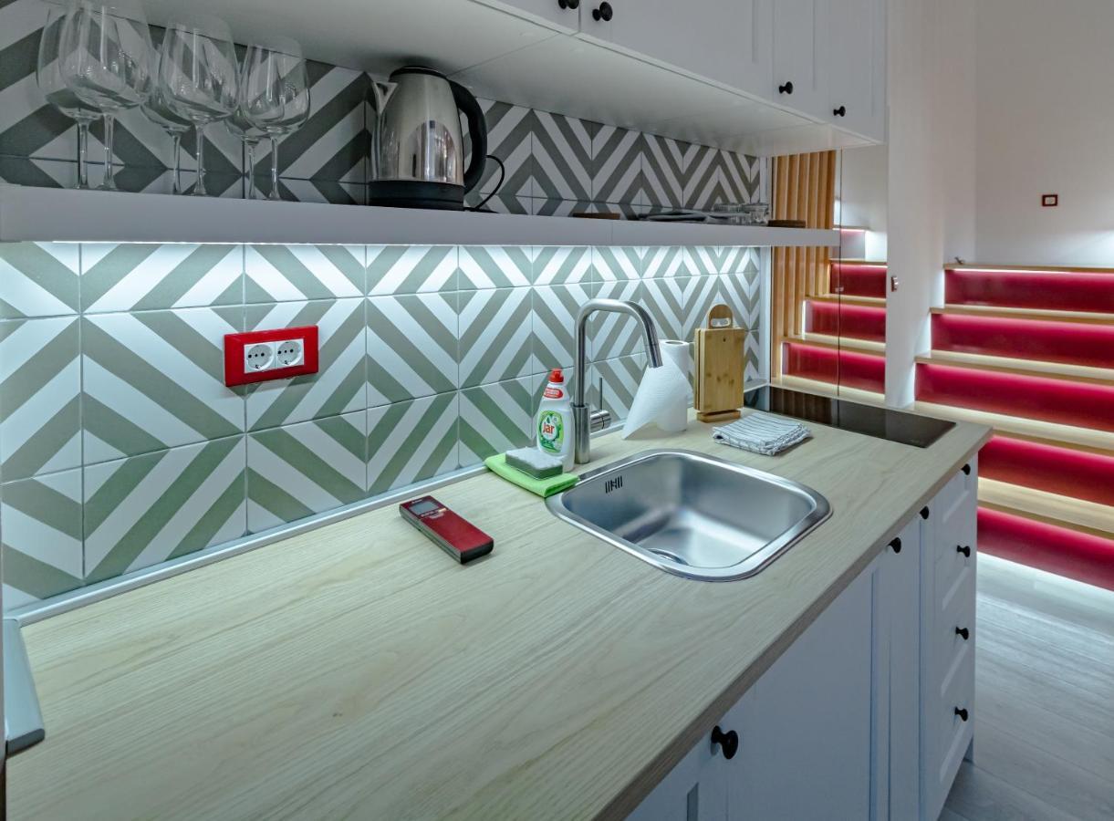 Green Gallery On A Main Square Apartment Загреб Екстериор снимка
