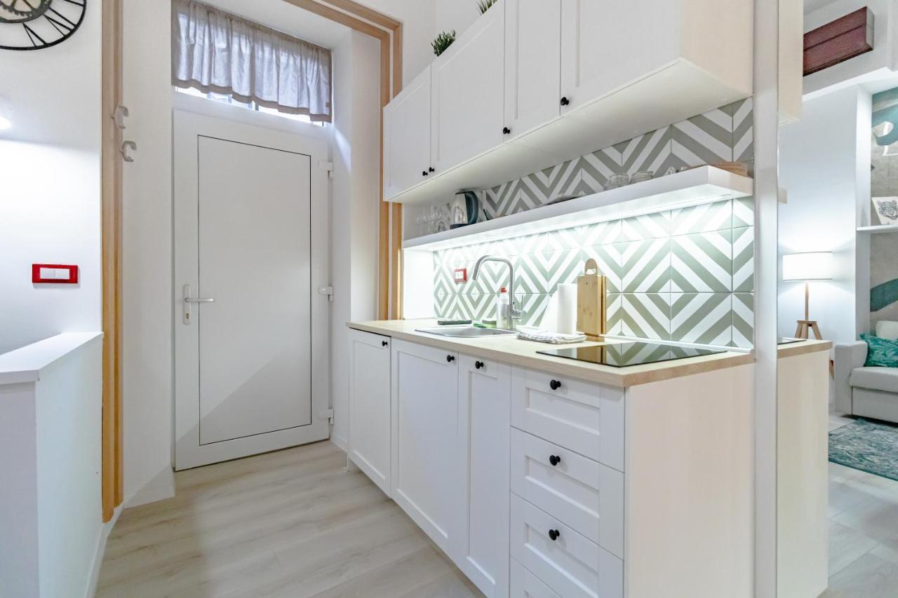 Green Gallery On A Main Square Apartment Загреб Екстериор снимка